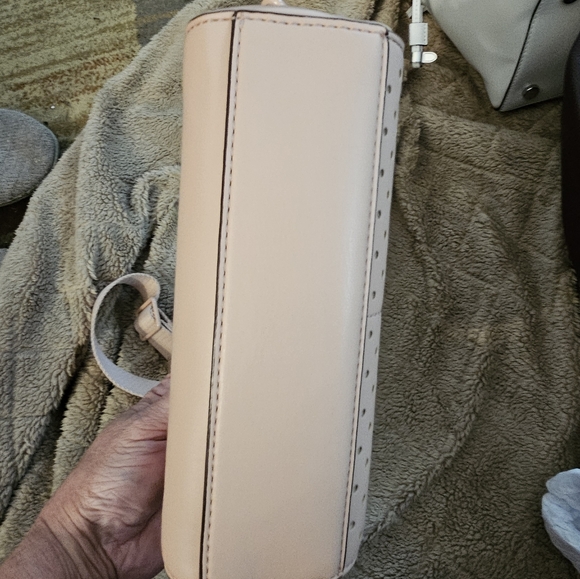 NWOT DKNY CAMERA BAG - Picture 8 of 9